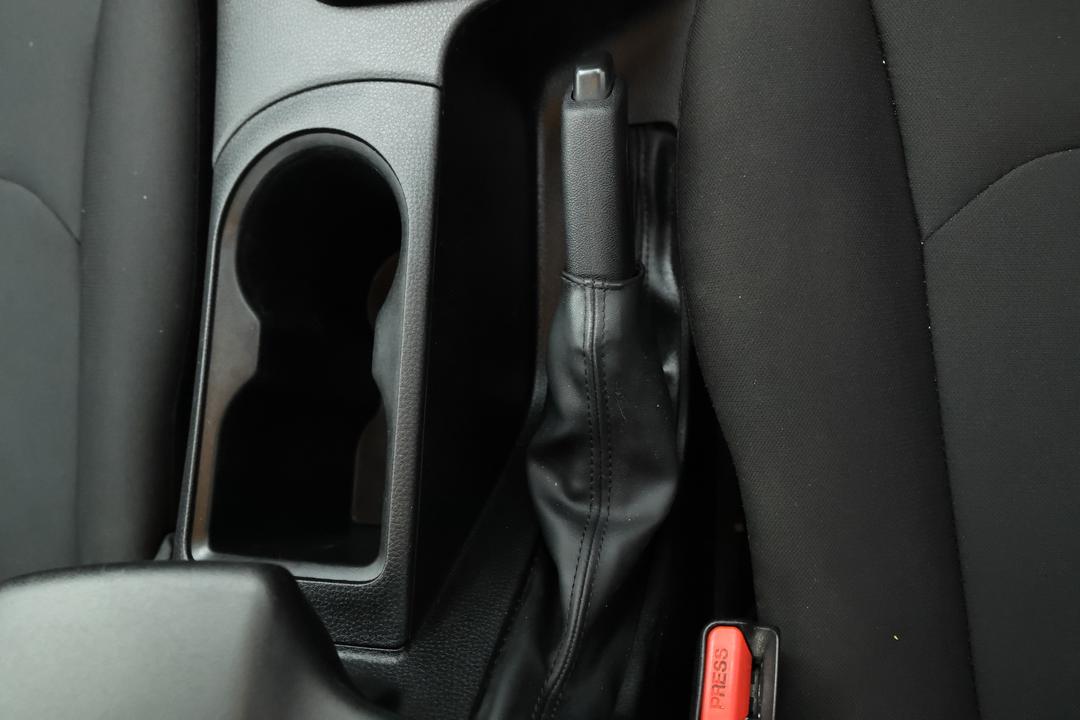 2022 Isuzu D-MAX Sx (4x2) High-ride, Manual, 99373 km, On-Roof Controls/Sunglass holder