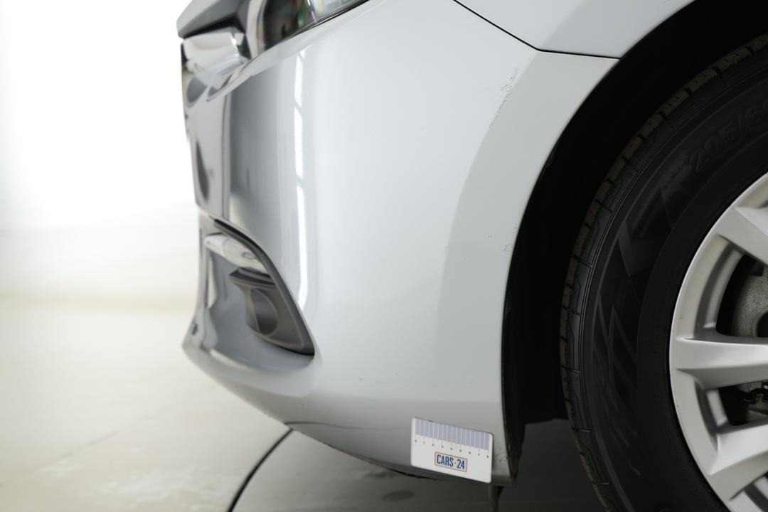 2016 Mazda 3 Touring, Automatic, 76212 km, Bumper Front Scratch