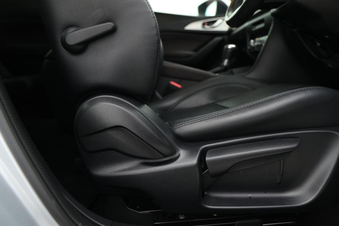 2016 Mazda 3 Touring, Automatic, 76212 km, Utility Switches/Buttons