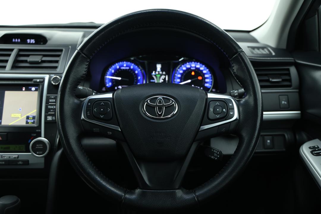 2017 Toyota Camry Rz S.e., Automatic, 63569 km, Handbrake