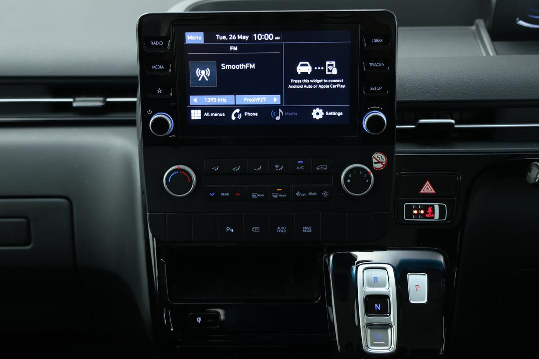 2022 Hyundai Staria Staria, Automatic, 78201 km, Center Console