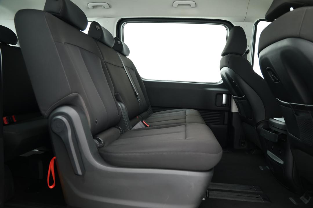 2022 Hyundai Staria Staria, Automatic, 78201 km, Right Side Rear Door Cabin View