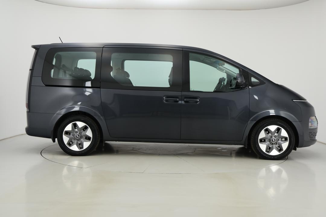 2022 Hyundai Staria Staria, Automatic, 78201 km, Right Side View