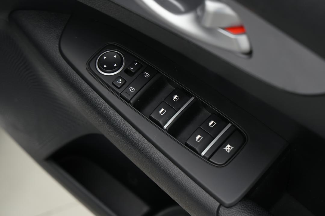 2024 Kia Cerato S Safety Pack, Automatic, 55526 km, Drivers Side Door Panel Controls