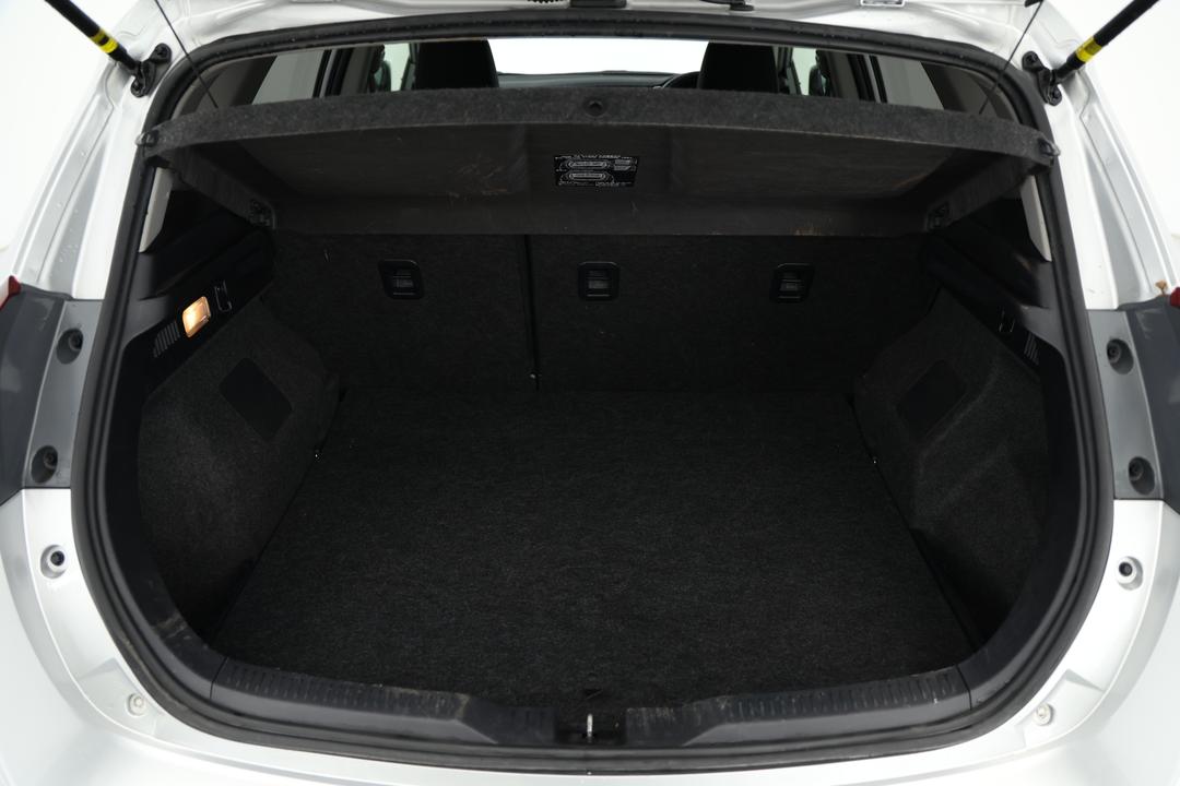 2015 Toyota Corolla Ascent Sport, Automatic, 89892 km, Boot Inside View