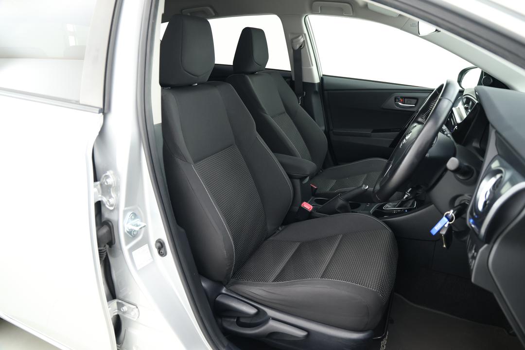 2015 Toyota Corolla Ascent Sport, Automatic, 89892 km, Utility Switches/Buttons