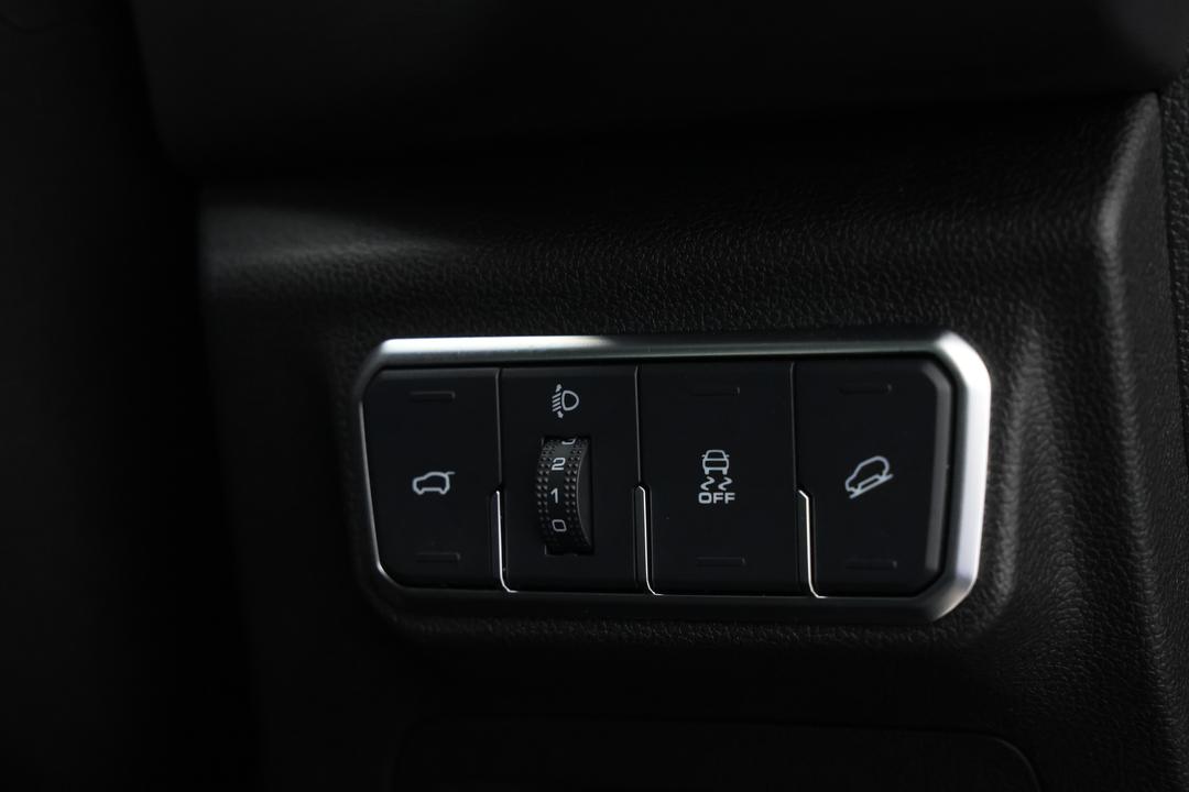 2022 GWM Haval H6 Ultra, Automatic, 42133 km, Right Side Front Door Cabin View