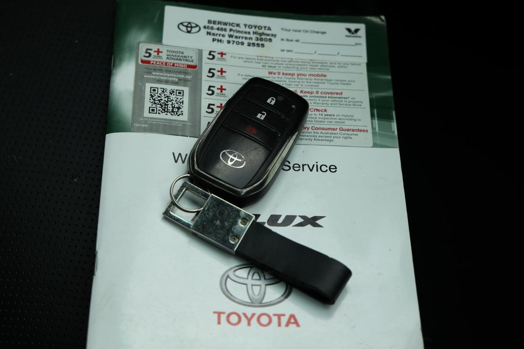 2018 Toyota Hilux Rogue (4x4), Automatic, 139684 km, Key Close-up