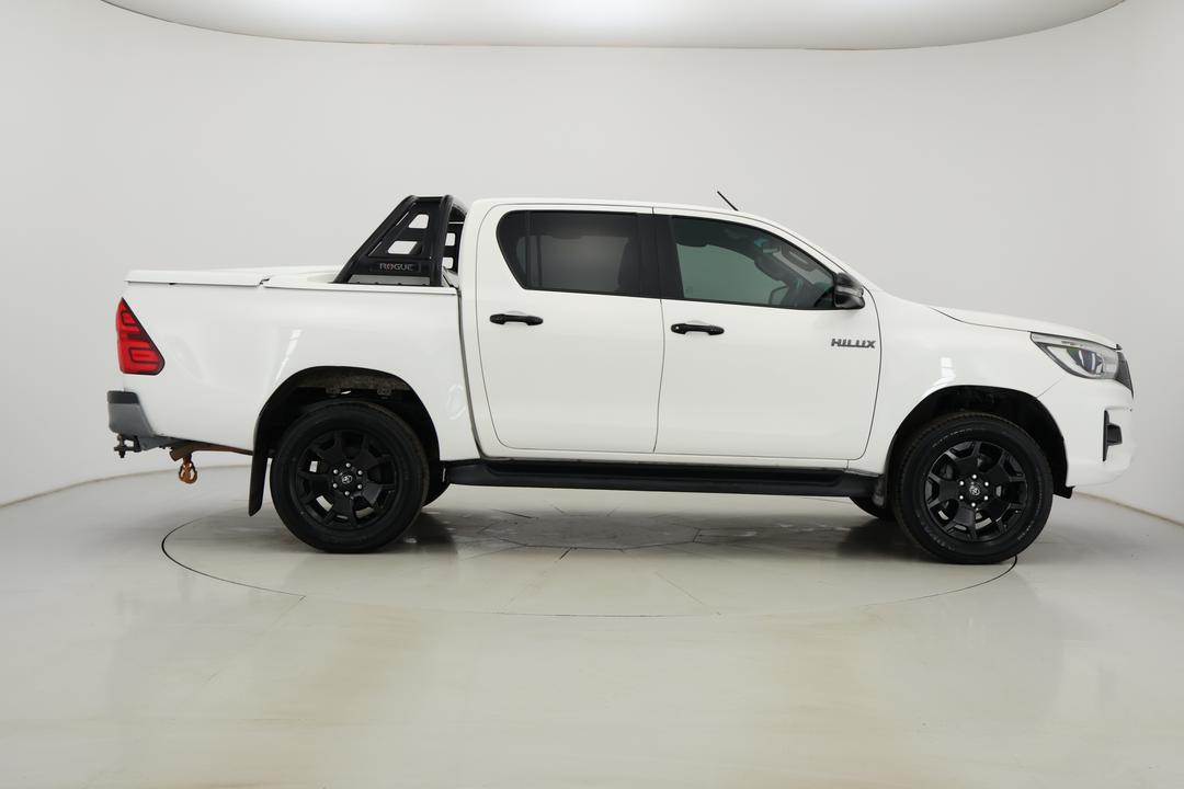 2018 Toyota Hilux Rogue (4x4), Automatic, 139684 km, Right Side View