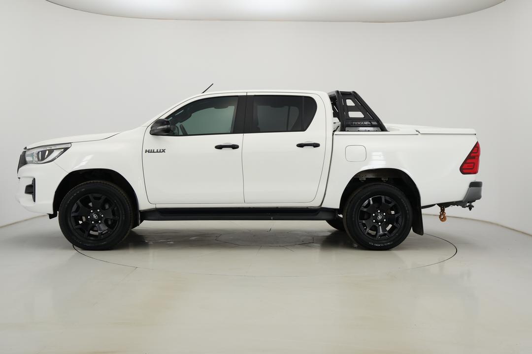 2018 Toyota Hilux Rogue (4x4), Automatic, 139684 km, Left Side View