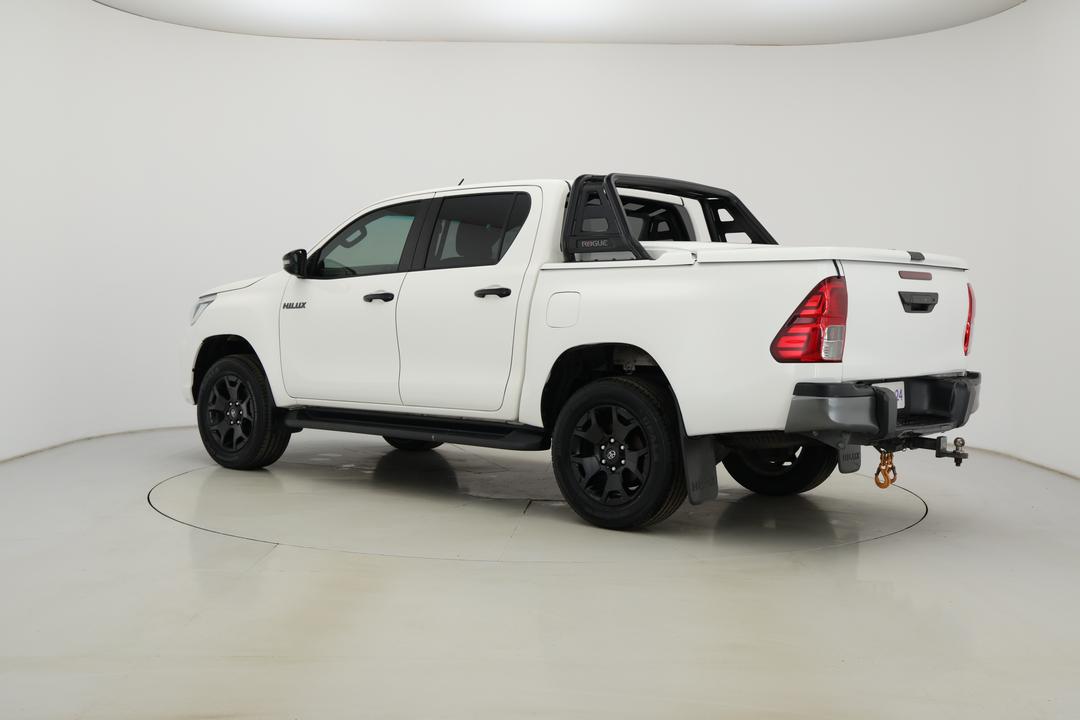 2018 Toyota Hilux Rogue (4x4), Automatic, 139684 km, Left Back Diagonal (45- Degree) View