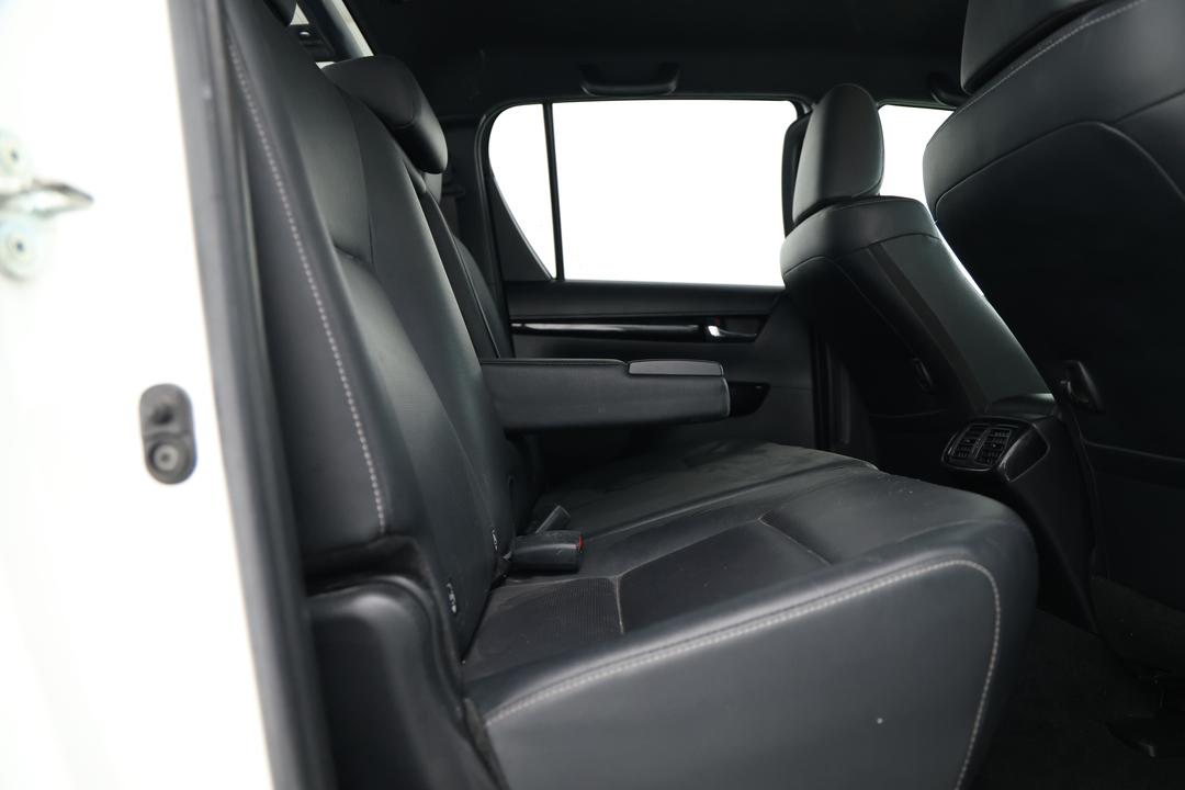 2018 Toyota Hilux Rogue (4x4), Automatic, 139684 km, Boot Inside View with Luggage