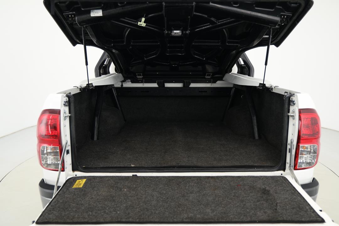 2018 Toyota Hilux Rogue (4x4), Automatic, 139684 km, Boot Inside View