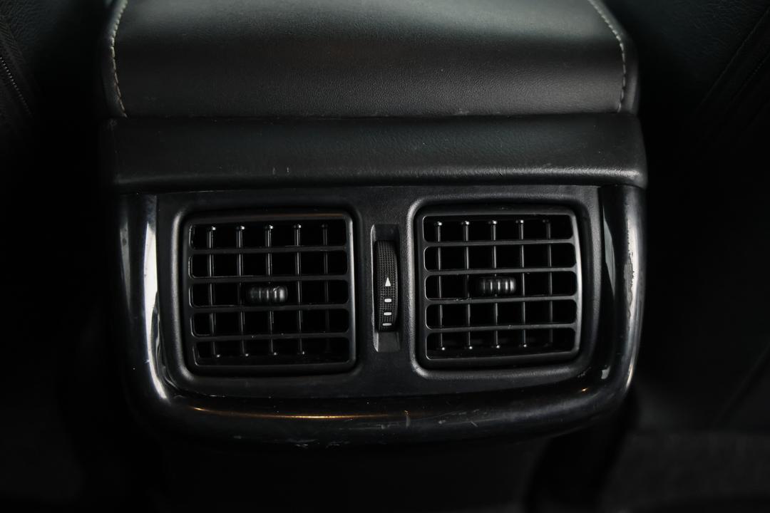 2018 Toyota Hilux Rogue (4x4), Automatic, 139684 km, Right Side Rear Door Cabin View