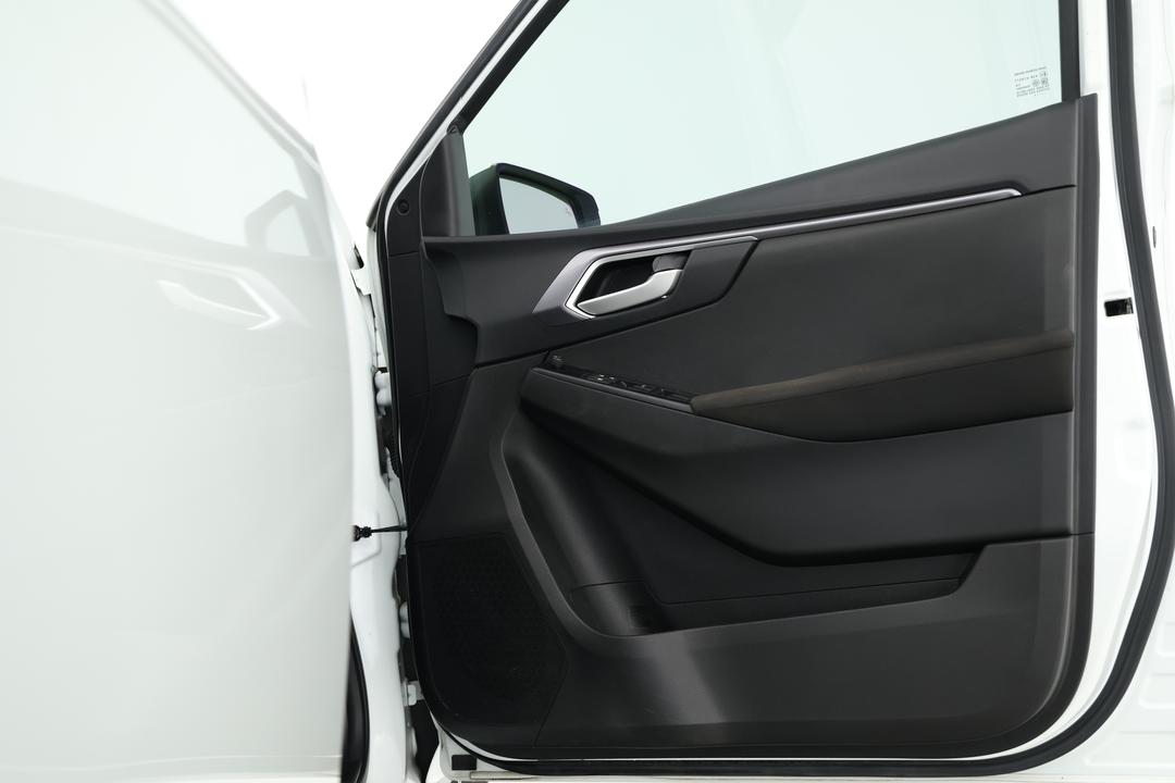 2021 Isuzu D-MAX Ls-m (4x4), Automatic, 76911 km, Right Side Front Door Cabin View