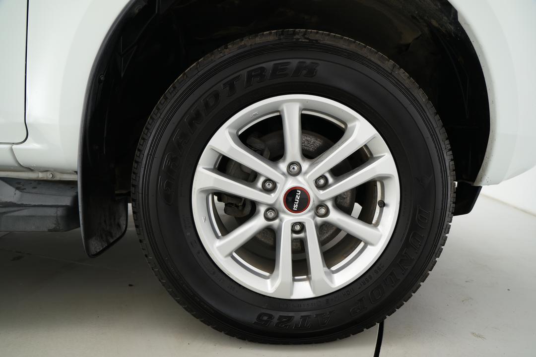 2021 Isuzu D-MAX Ls-m (4x4), Automatic, 76911 km, Right Front Wheel