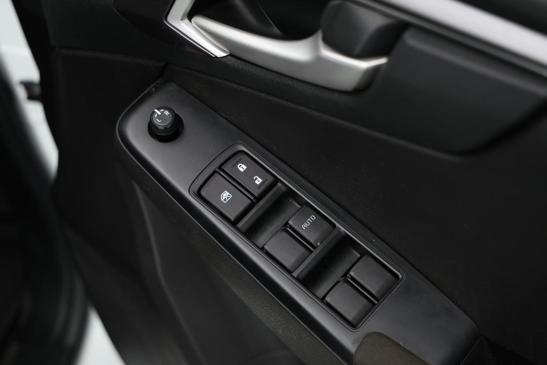 2021 Isuzu D-MAX Ls-m (4x4), Automatic, 76911 km, Speaker View