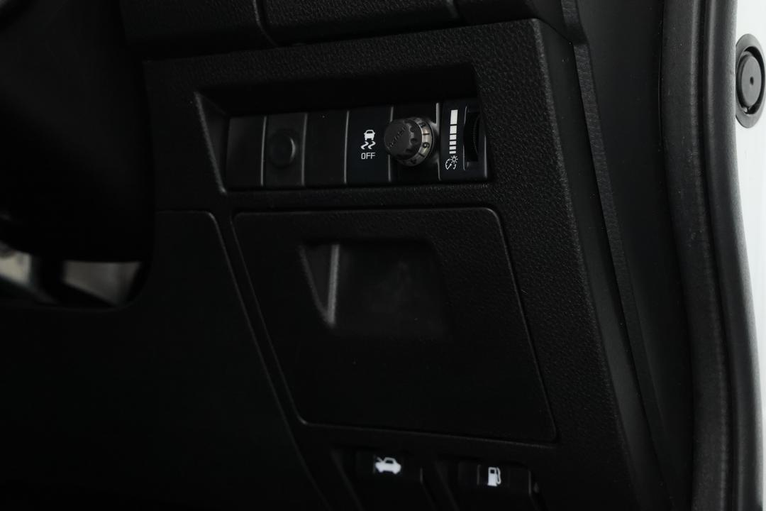 2021 Isuzu D-MAX Ls-m (4x4), Automatic, 76911 km, Pedals and Footmat