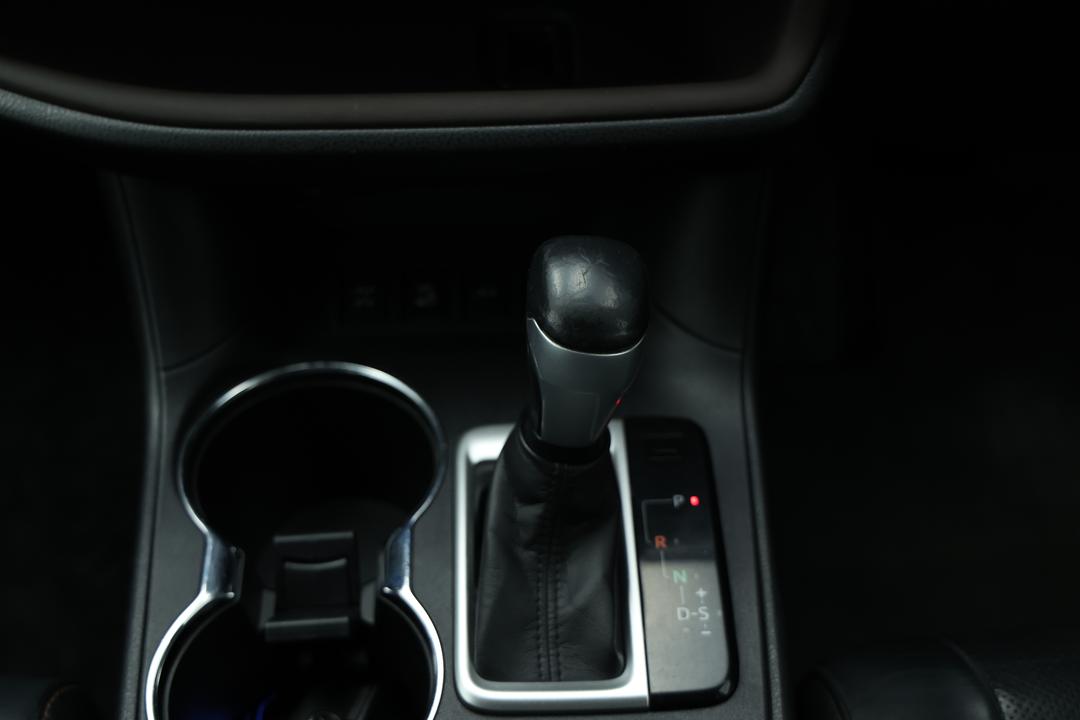 2016 Toyota Kluger Grande (4x4), Automatic, 121642 km, Gear Lever 