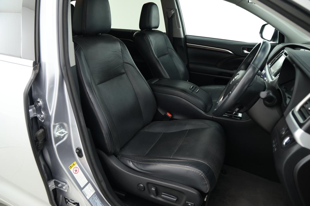 2016 Toyota Kluger Grande (4x4), Automatic, 121642 km, Drivers Side Door Panel Controls