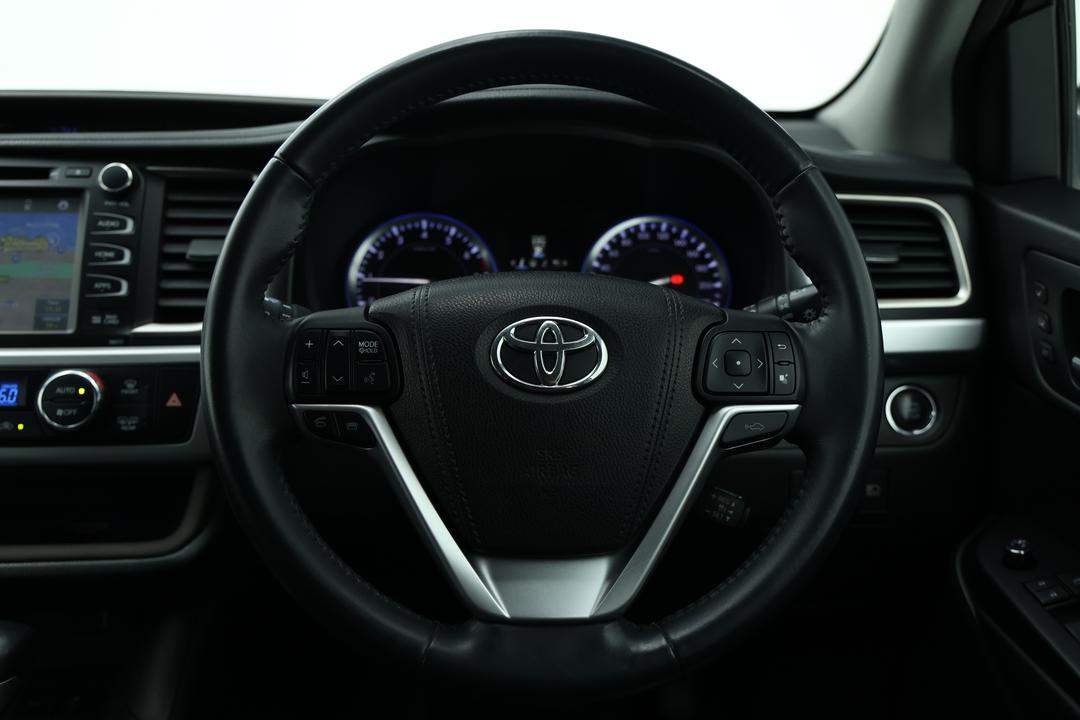 2016 Toyota Kluger Grande (4x4), Automatic, 121642 km, Steering Wheel Close-up