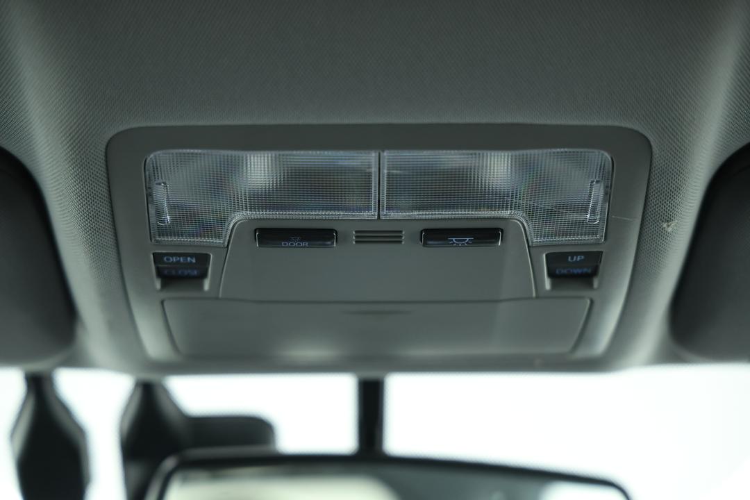 2016 Toyota Kluger Grande (4x4), Automatic, 121642 km, On-Roof Controls/Sunglass holder