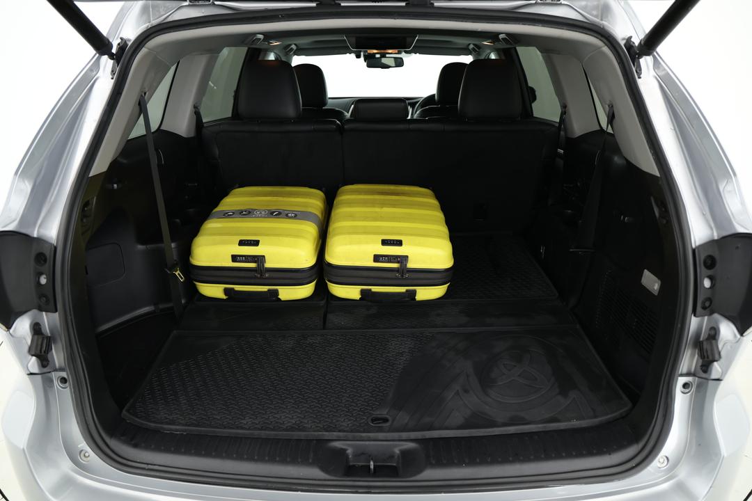 2016 Toyota Kluger Grande (4x4), Automatic, 121642 km, Boot Inside View with Luggage