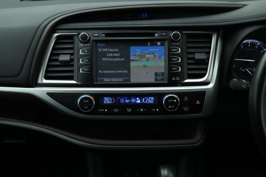 2016 Toyota Kluger Grande (4x4), Automatic, 121642 km, Center Console