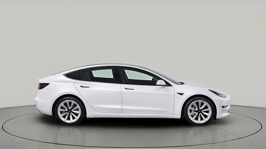 2022 Tesla Model 3 Long Range, Automatic, 33652 km, Right Side View