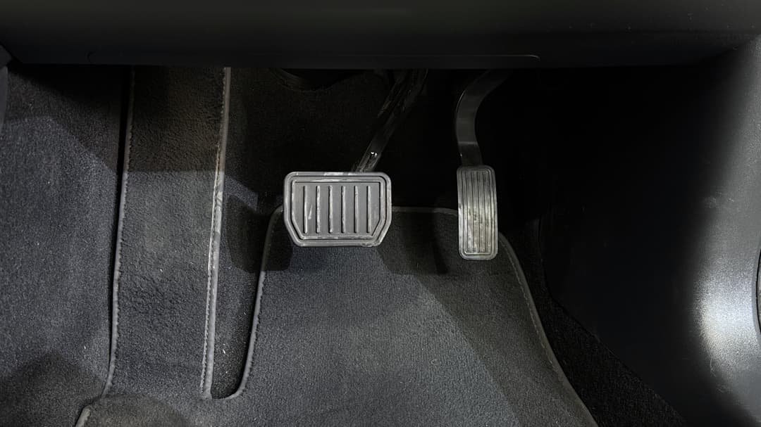 2022 Tesla Model 3 Long Range, Automatic, 33652 km, Pedals and Footmat