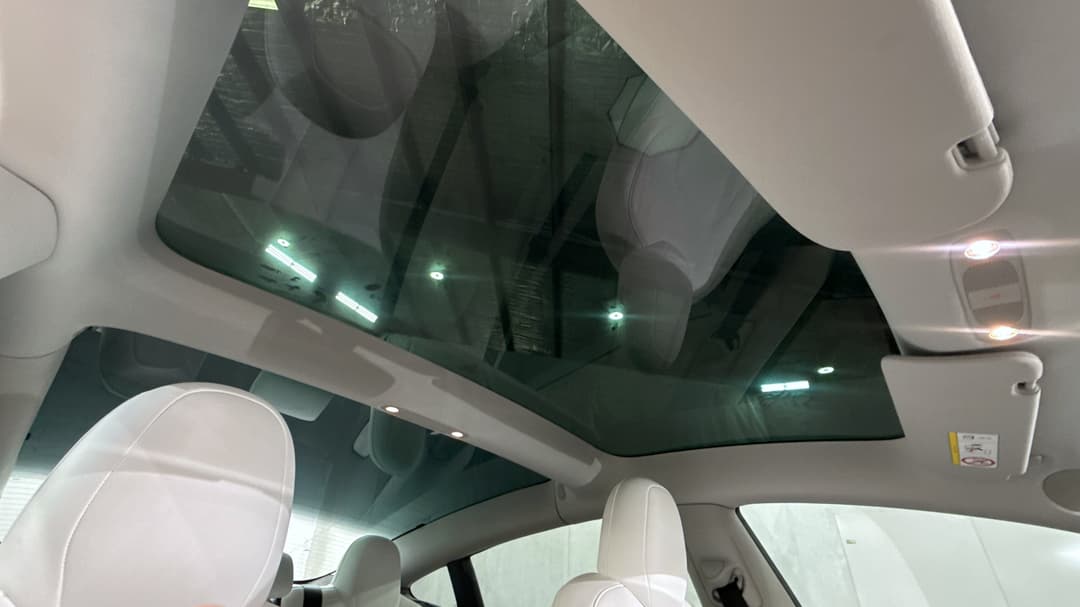 2022 Tesla Model 3 Long Range, Automatic, 33652 km, Interior Sunroof/Moonroof