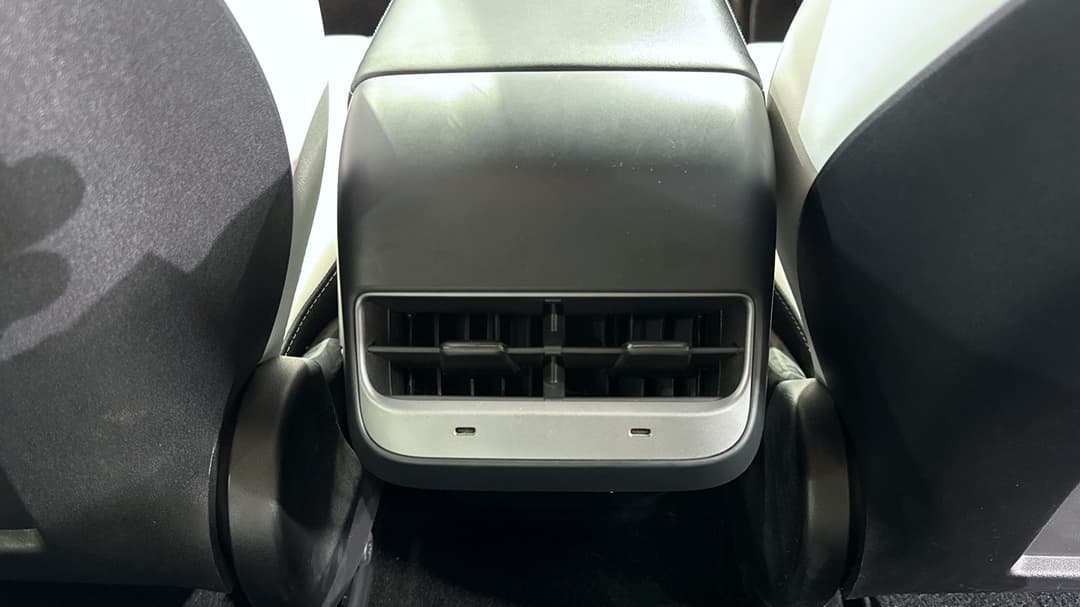 2022 Tesla Model 3 Long Range, Automatic, 33652 km, Rear A/C Vent