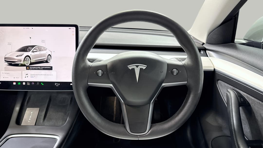 2022 Tesla Model 3 Long Range, Automatic, 33652 km, Steering Wheel Close-up
