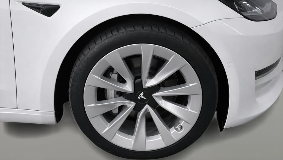 2022 Tesla Model 3 Long Range, Automatic, 33652 km, Right Front Wheel