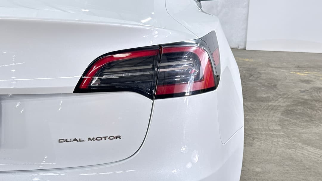 2022 Tesla Model 3 Long Range, Automatic, 33652 km, Badge (Boot Right Side)