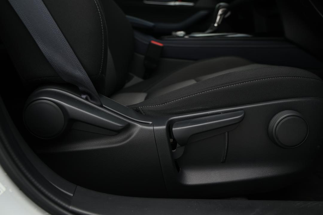 2024 Mazda CX-30 G20 Evolve (FWD), Automatic, 35994 km, Drivers Side Adjustment Panel