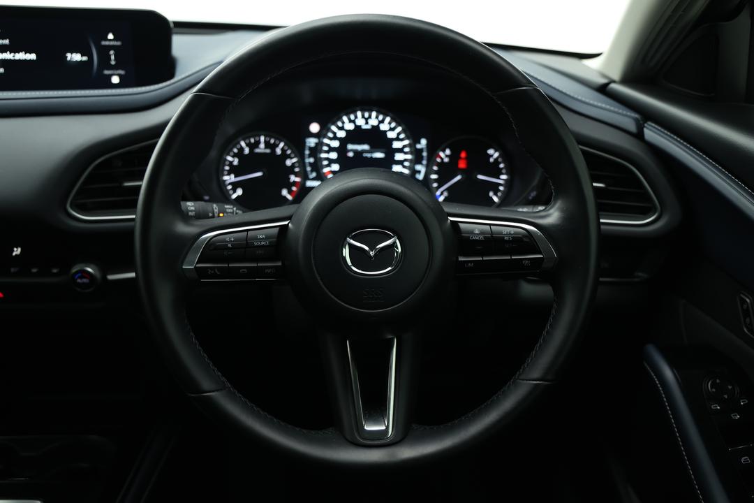 2024 Mazda CX-30 G20 Evolve (FWD), Automatic, 35994 km, Steering Wheel Close-up