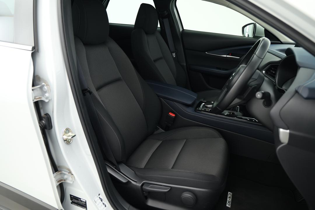 2024 Mazda CX-30 G20 Evolve (FWD), Automatic, 35994 km, Right Side Front Door Cabin View