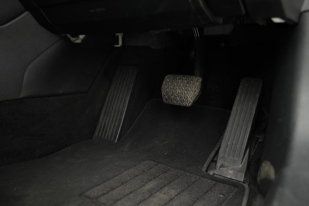 2024 Mazda 3 G20 Pure, Automatic, 32729 km, Pedals and Footmat
