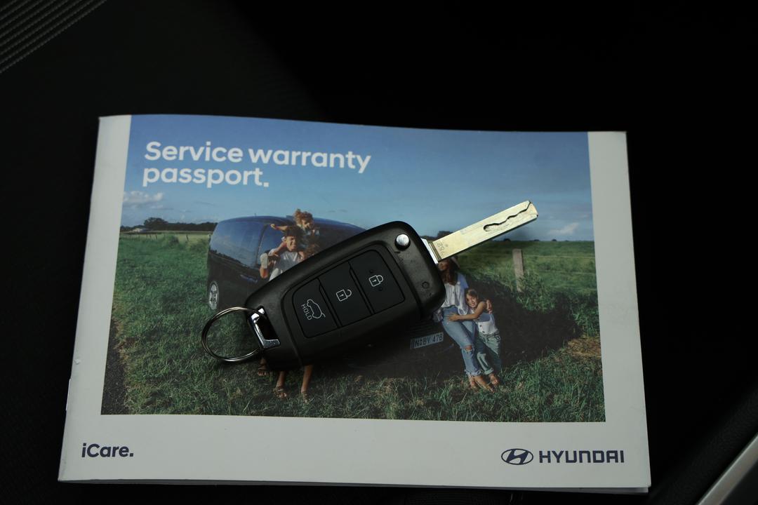 2025 Hyundai Venue Venue, Automatic, 20296 km, Odometer View