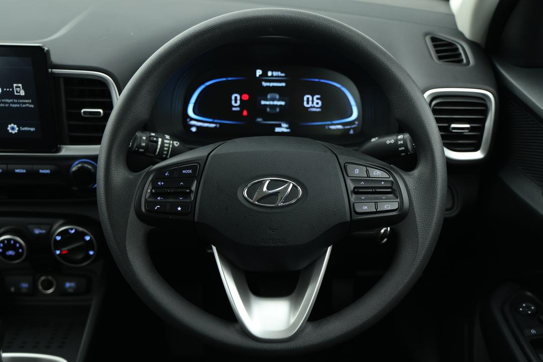 2025 Hyundai Venue Venue, Automatic, 20296 km, Steering Wheel Close-up