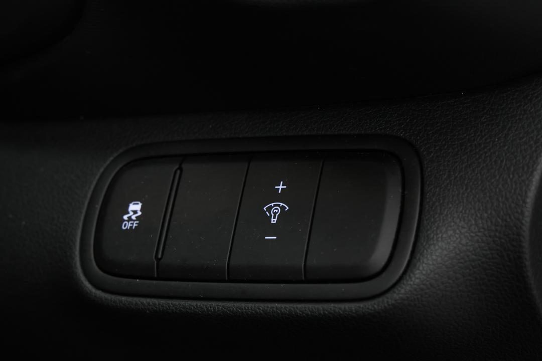 2025 Hyundai Venue Venue, Automatic, 20296 km, Pedals and Footmat
