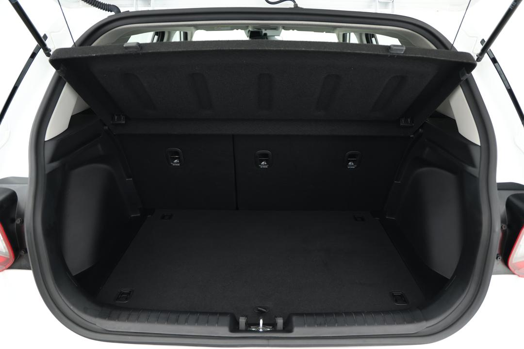 2025 Hyundai Venue Venue, Automatic, 20296 km, Boot Inside View