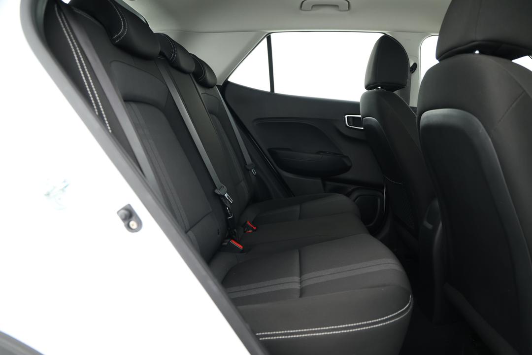 2025 Hyundai Venue Venue, Automatic, 20296 km, Right Side Rear Door Cabin View