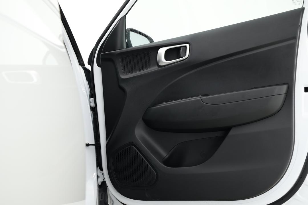 2025 Hyundai Venue Venue, Automatic, 20296 km, Right Side Front Door Cabin View