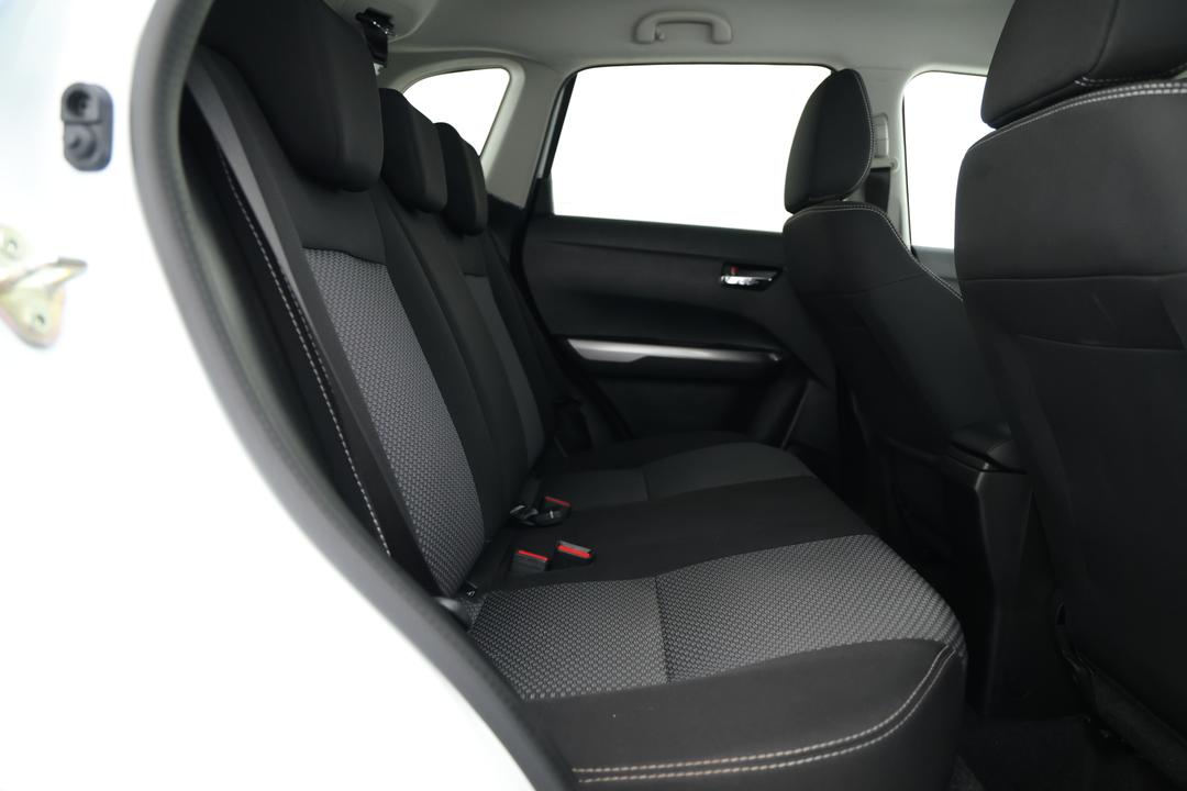 2024 Suzuki Vitara Turbo, Automatic, 34454 km, Right Side Rear Door Cabin View