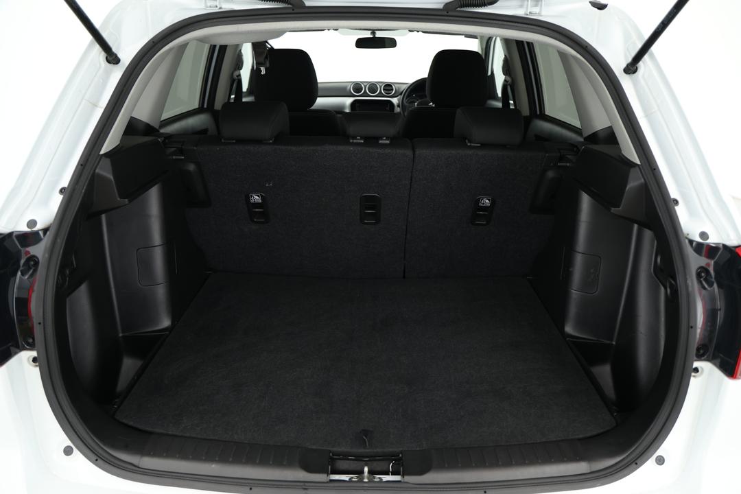 2024 Suzuki Vitara Turbo, Automatic, 34454 km, Boot Inside View