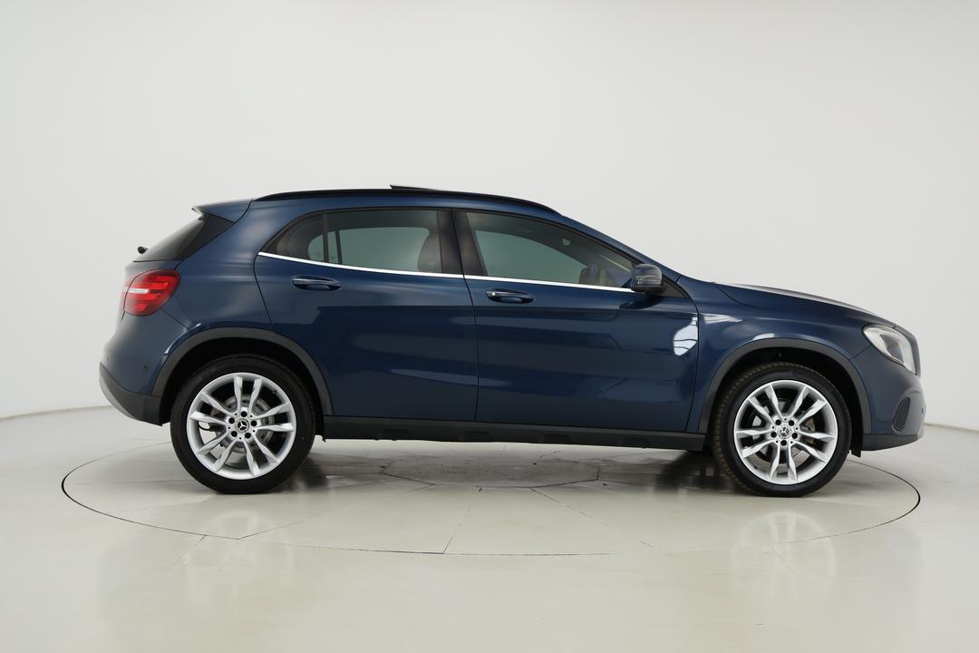 2019 Mercedes-benz GLA 180, Automatic, 71037 km, Right Side View