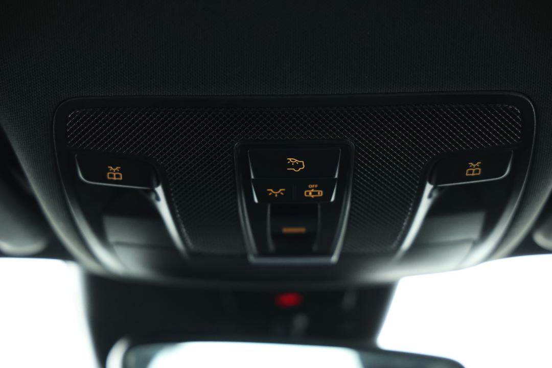 2019 Mercedes-benz GLA 180, Automatic, 71037 km, Dashboard View