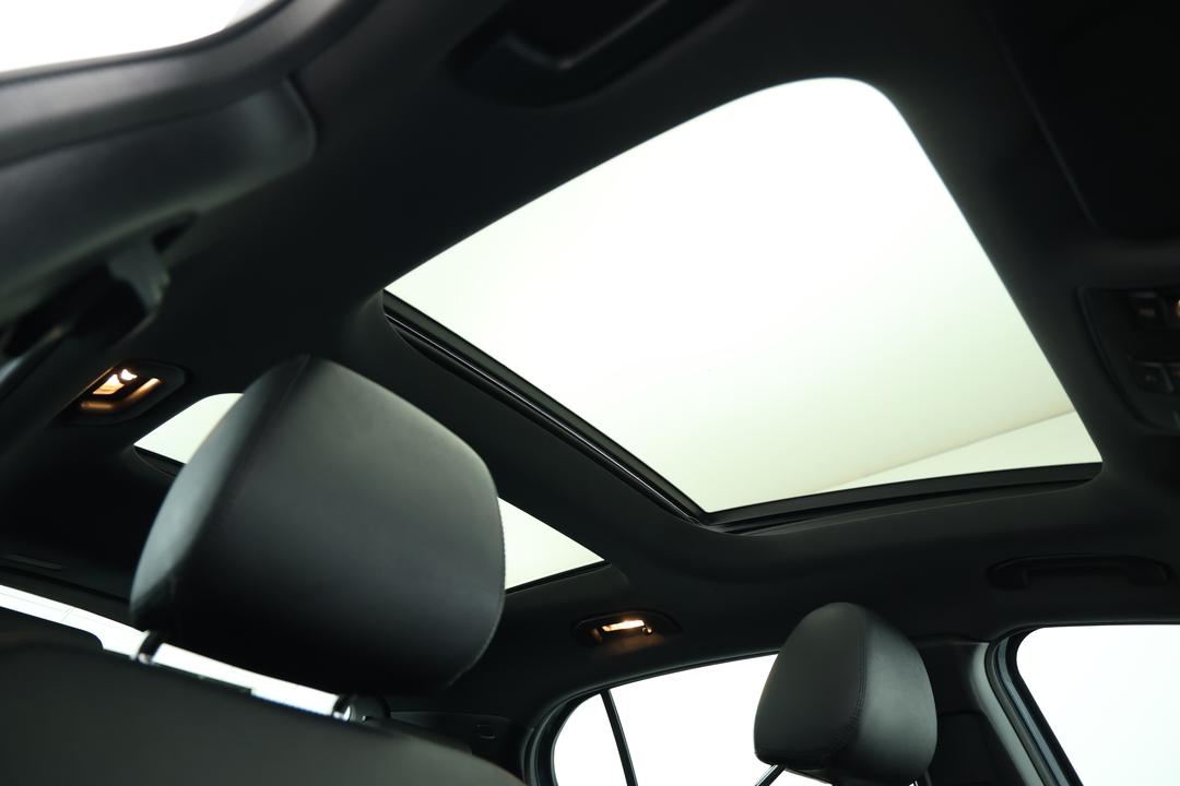 2019 Mercedes-benz GLA 180, Automatic, 71037 km, Interior Sunroof/Moonroof